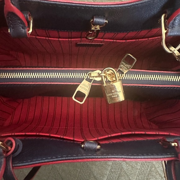 Louis Vuitton bag Montaigne MM - Picture 7 of 15